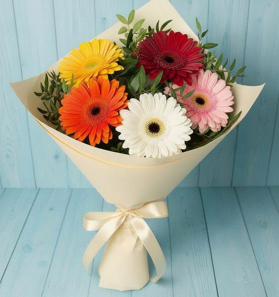 Букет праздник в Санамере Букет цветов из: Герберы в Санамере
