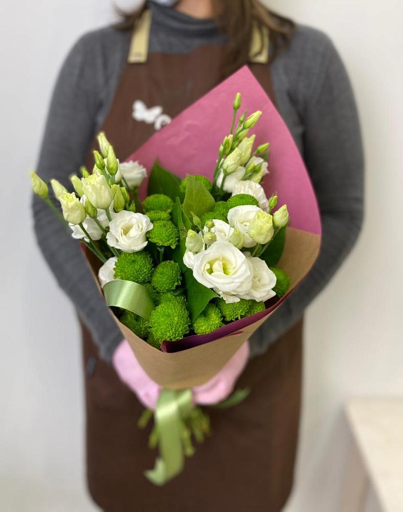 Букет морозный день в Санамере Букет цветов из: Хризантемы и Лизиантусы в Санамере