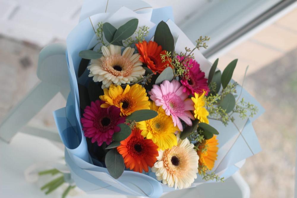 Букет мини герберы в Санамере Букет цветов из: Герберы в Санамере