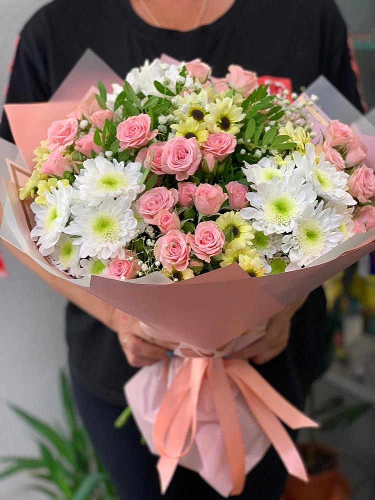 Букет юношеские грезы в Санамере Букет цветов из: Розы и Хризантемы в Санамере