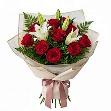 Букет высокая поэзия в Санамере Букет цветов из:  Лилии и Розы в Санамере