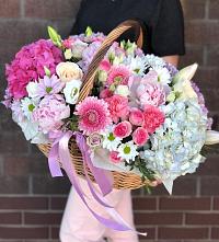 Цветочная композиция из Розы, Хризантемы, Пионы и Лизиантусы в корзине в Санамере