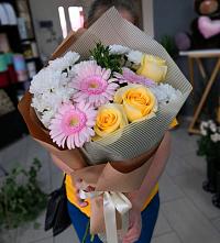 Букет цветов из:  Герберы, Розы и Хризантемы в Санамере