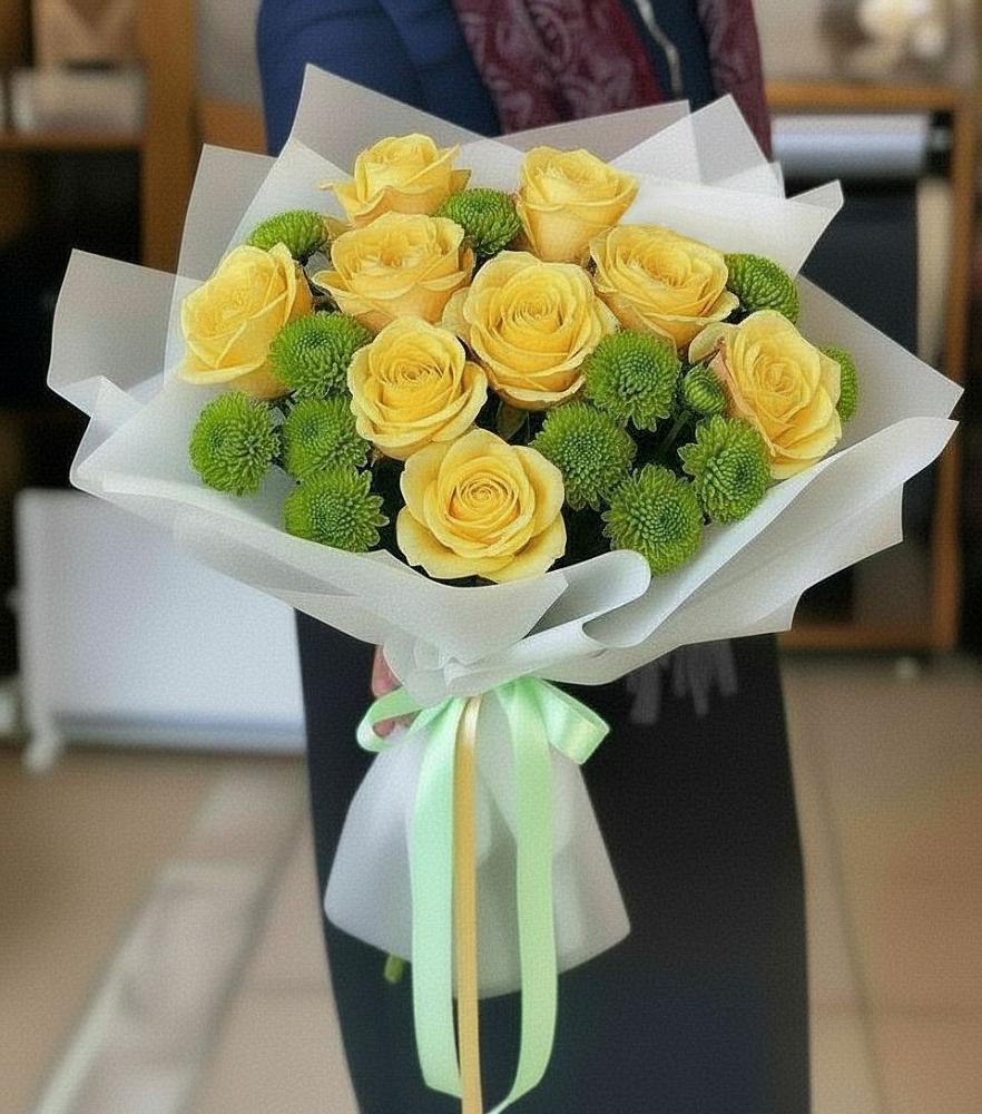 Букет сочно-зеленый в Санамере Букет цветов из: Хризантемы и Розы в Санамере