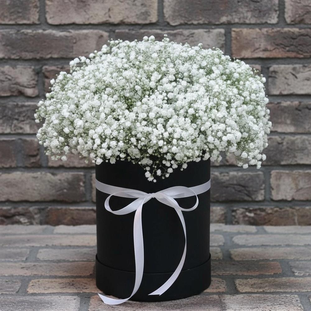 Цветочная композиция из Гипсофила в шляпной коробке в Санамере