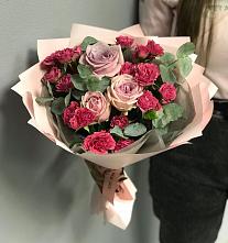 Букет восхищение в Санамере Букет цветов из:  Гвоздики и Розы в Санамере