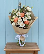 Букет яркий комплимент #REPLACE_PRED# Санамере Букет цветов из:  Альстромерии, Лизиантусы, Розы и Хризантемы #REPLACE_PRED# Санамере