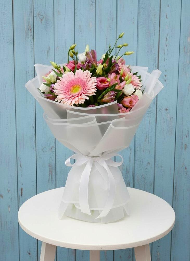 Букет прохладный бриз в Санамере Букет цветов из: Герберы, Альстромерии и Лизиантусы в Санамере