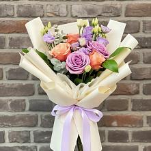 Букет цветочные ноты #REPLACE_PRED# Санамере Букет цветов из:  Лизиантусы и Розы #REPLACE_PRED# Санамере