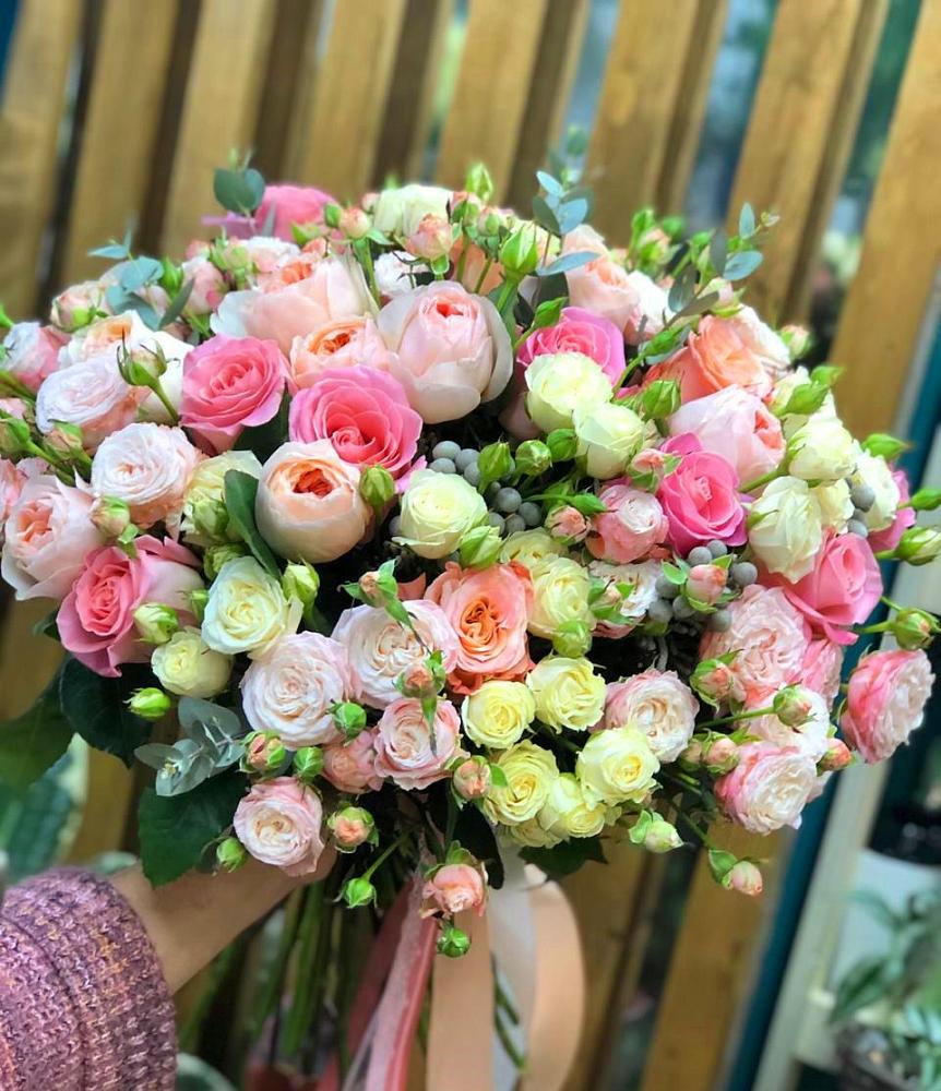 Букет розовый шик в Санамере Букет цветов из: Розы в Санамере