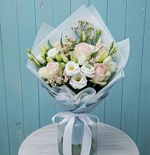 Букет очаровательный аромат в Санамере Букет цветов из:  Розы и Лизиантусы в Санамере