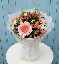 Букет прохладный бриз в Санамере Букет цветов из:  Герберы, Альстромерии и Лизиантусы в Санамере