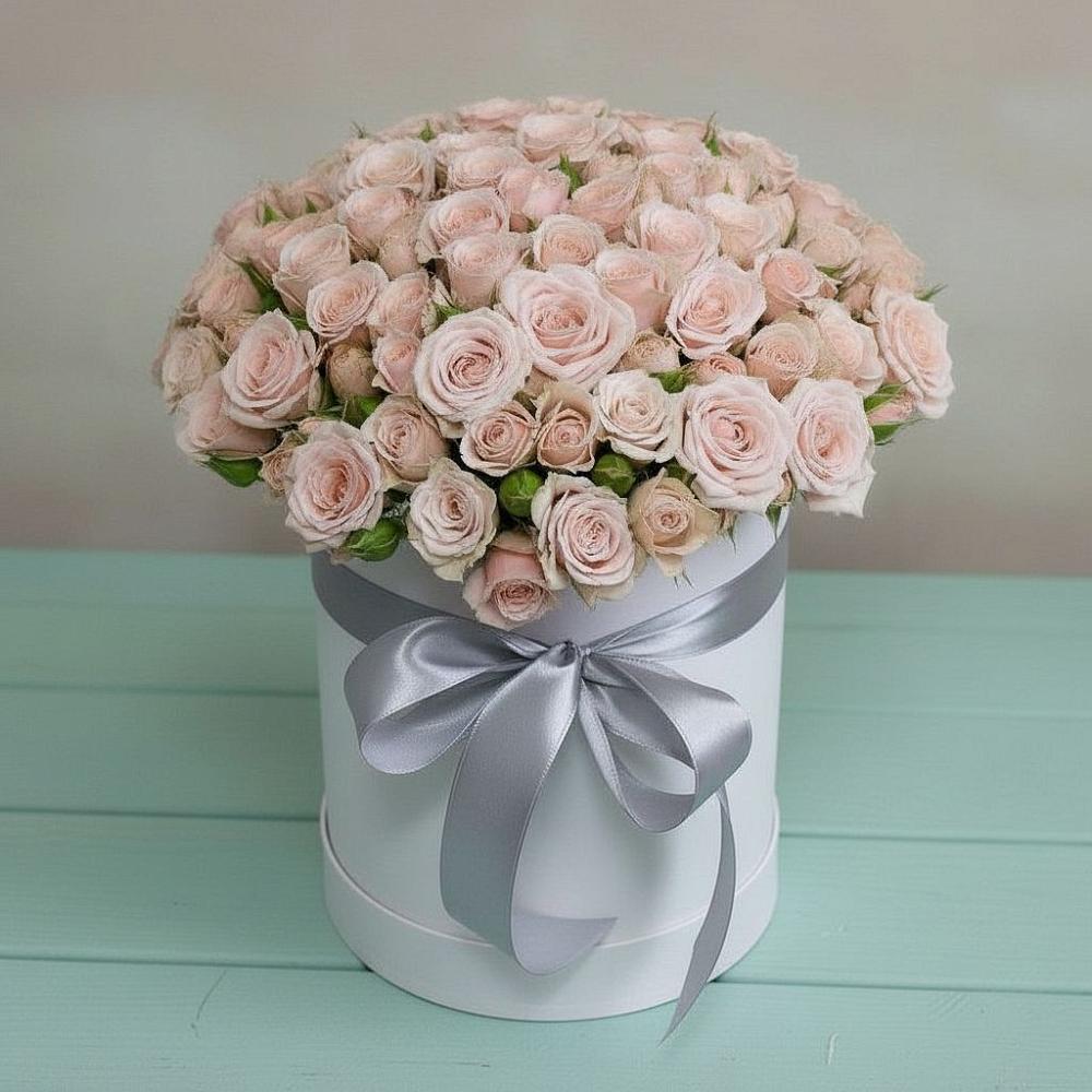 Композиция утонченная красота в Санамере Цветочная композиция из Розы в шляпной коробке в Санамере